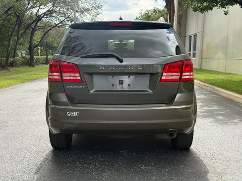 Used 2016 Dodge Journey SE image 4
