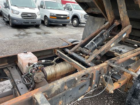 Used 2015 Ford F450 image 2