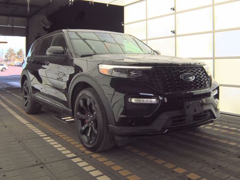 Used 2022 Ford Explorer ST image 5