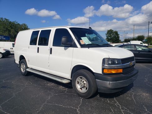 Used 2024 Chevrolet Express 2500 image 7
