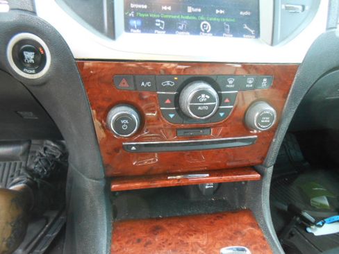 Used 2014 Chrysler 300 AWD image 12