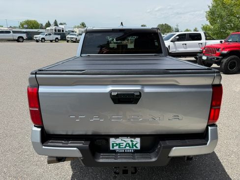 Used 2025 Toyota Tacoma 4x4 Double Cab image 4