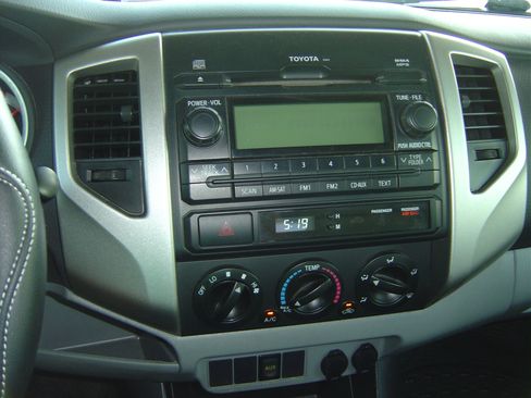 Used 2012 Toyota Tacoma PreRunner image 7