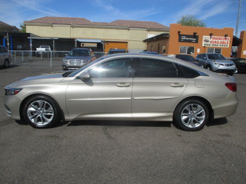 Used 2018 Honda Accord LX image 2