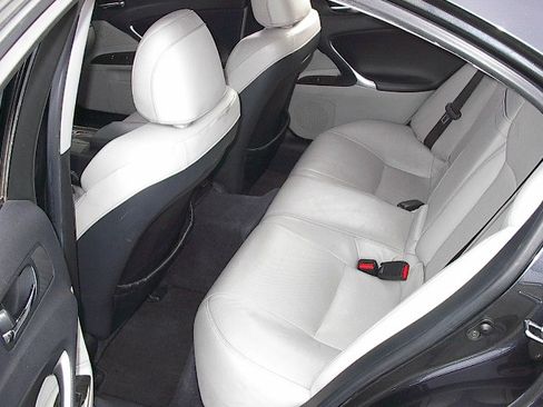 Used 2011 Lexus IS 250 Premium image 12