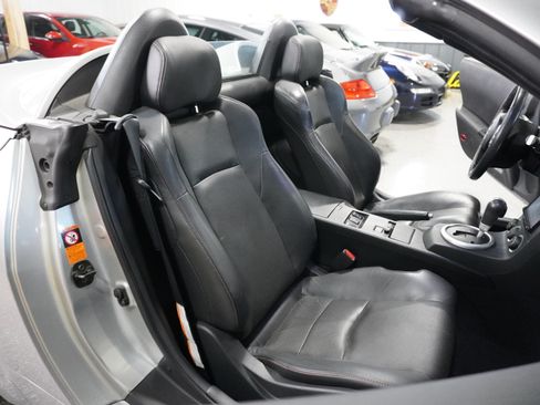 Used 2004 Nissan 350Z Touring image 14
