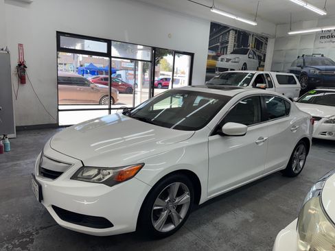 Used 2014 Acura ILX UNAVAIL FWD image 2