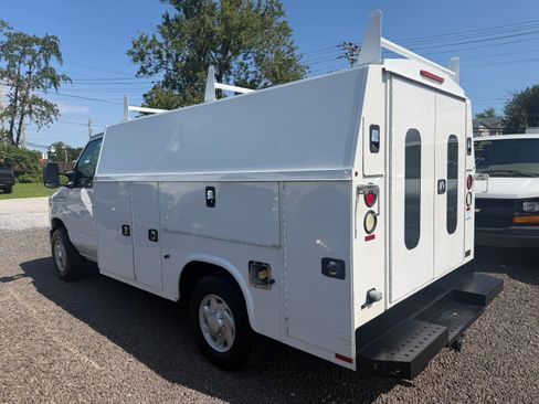 Used 2016 Ford E-350 and Econoline 350 Super Duty RWD image 4