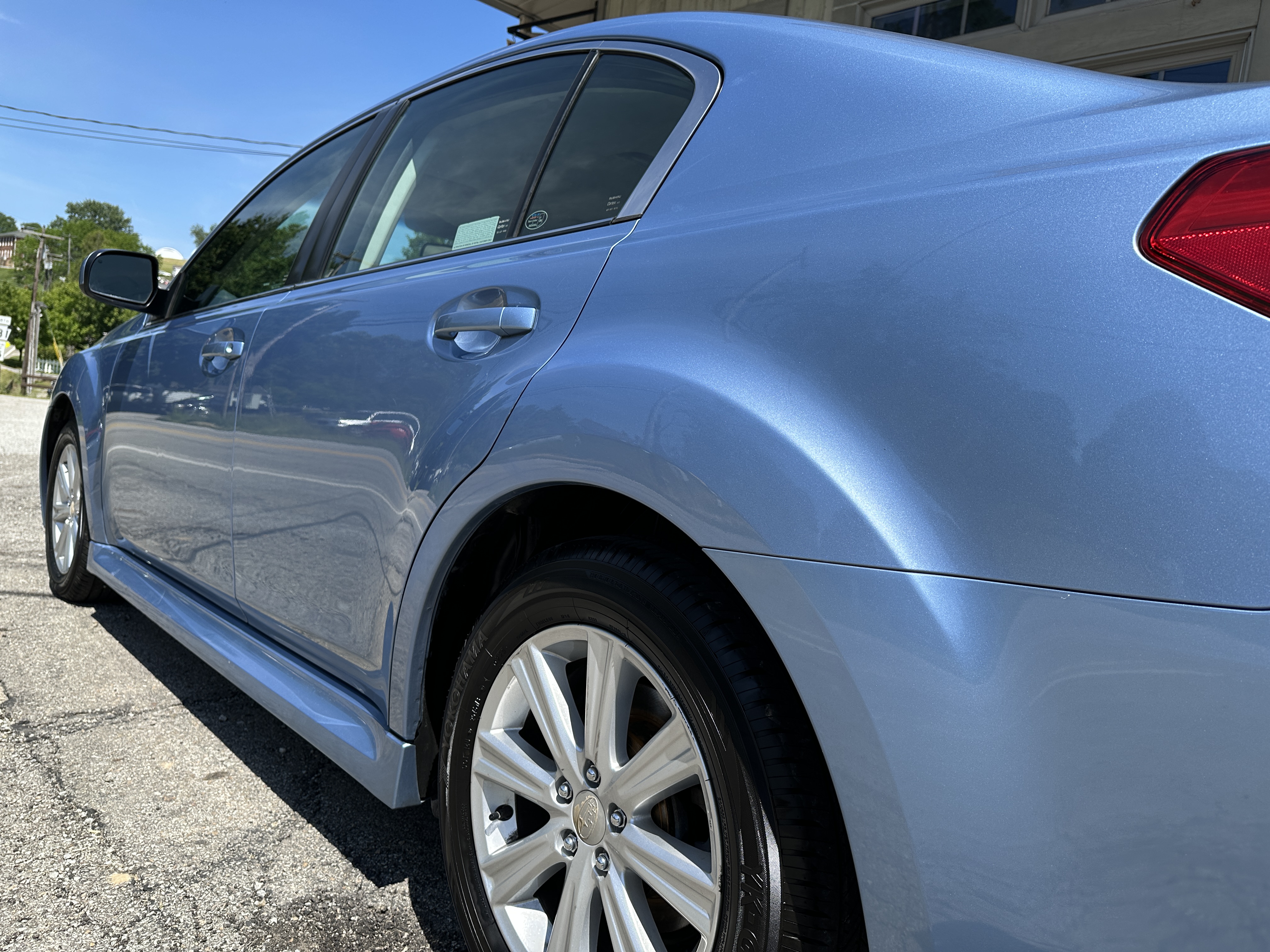 Used 2010 Subaru Legacy 2.5i Premium AWD/4WD image 7