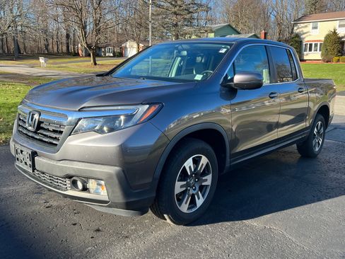Used 2017 Honda Ridgeline RTL-T image 2