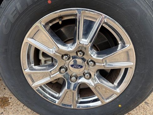 Used 2016 Ford F150 Lariat image 9