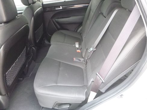 Used 2014 Kia Sorento FWD LX image 18