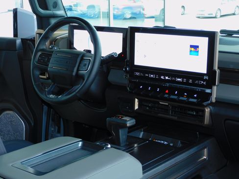Used 2025 GMC Hummer EV 3X image 29