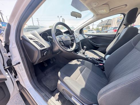 Used 2018 Ford Focus SE Sedan FWD image 16