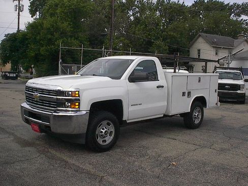 Used 2018 Chevrolet Silverado 2500 W/T RWD image 12