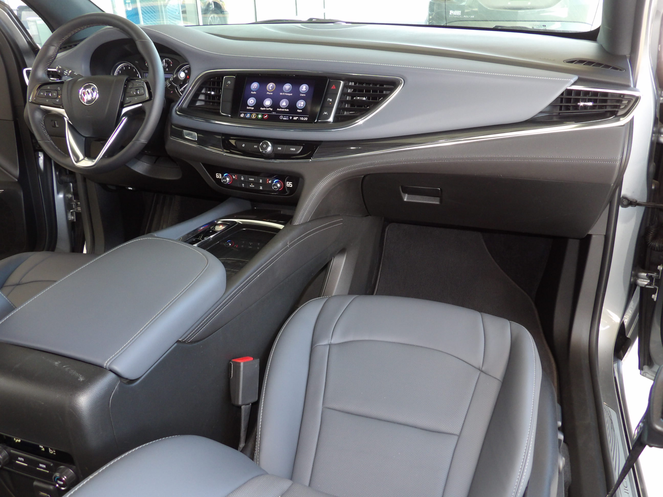 Used 2024 Buick Enclave Essence FWD image 4