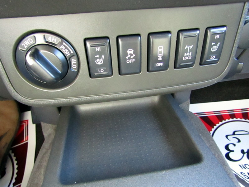Used 2014 Nissan Frontier 4x4 Crew Cab PRO-4X image 22
