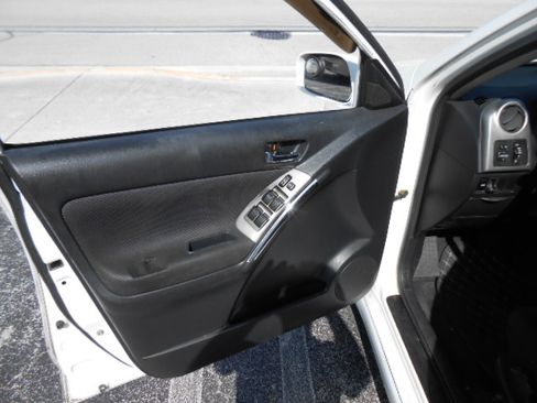 Used 2004 Toyota Matrix XR FWD image 9