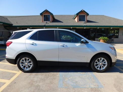 Used 2021 Chevrolet Equinox LT image 11