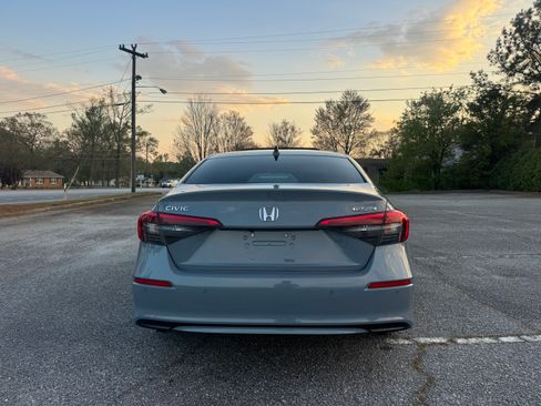 Used 2024 Honda Civic Touring image 7
