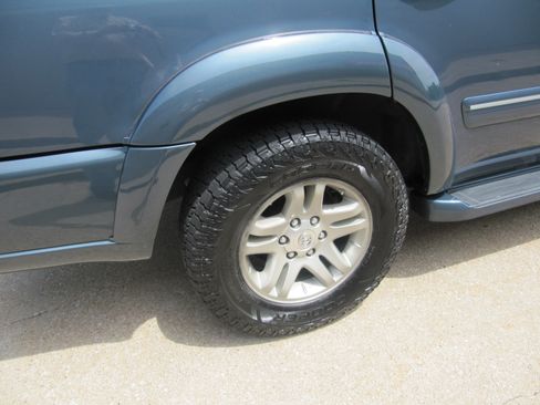 Used 2005 Toyota Sequoia 4WD Limited image 4