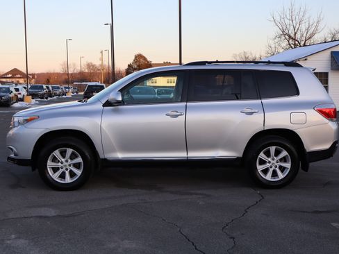 Used 2013 Toyota Highlander LE Plus image 5