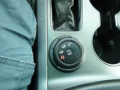 Used 2014 Ford Explorer XLT image 20