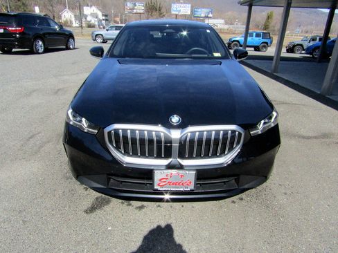 Used 2025 BMW 530i xDrive image 8