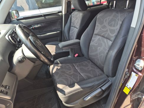 Used 2014 Scion xB image 5