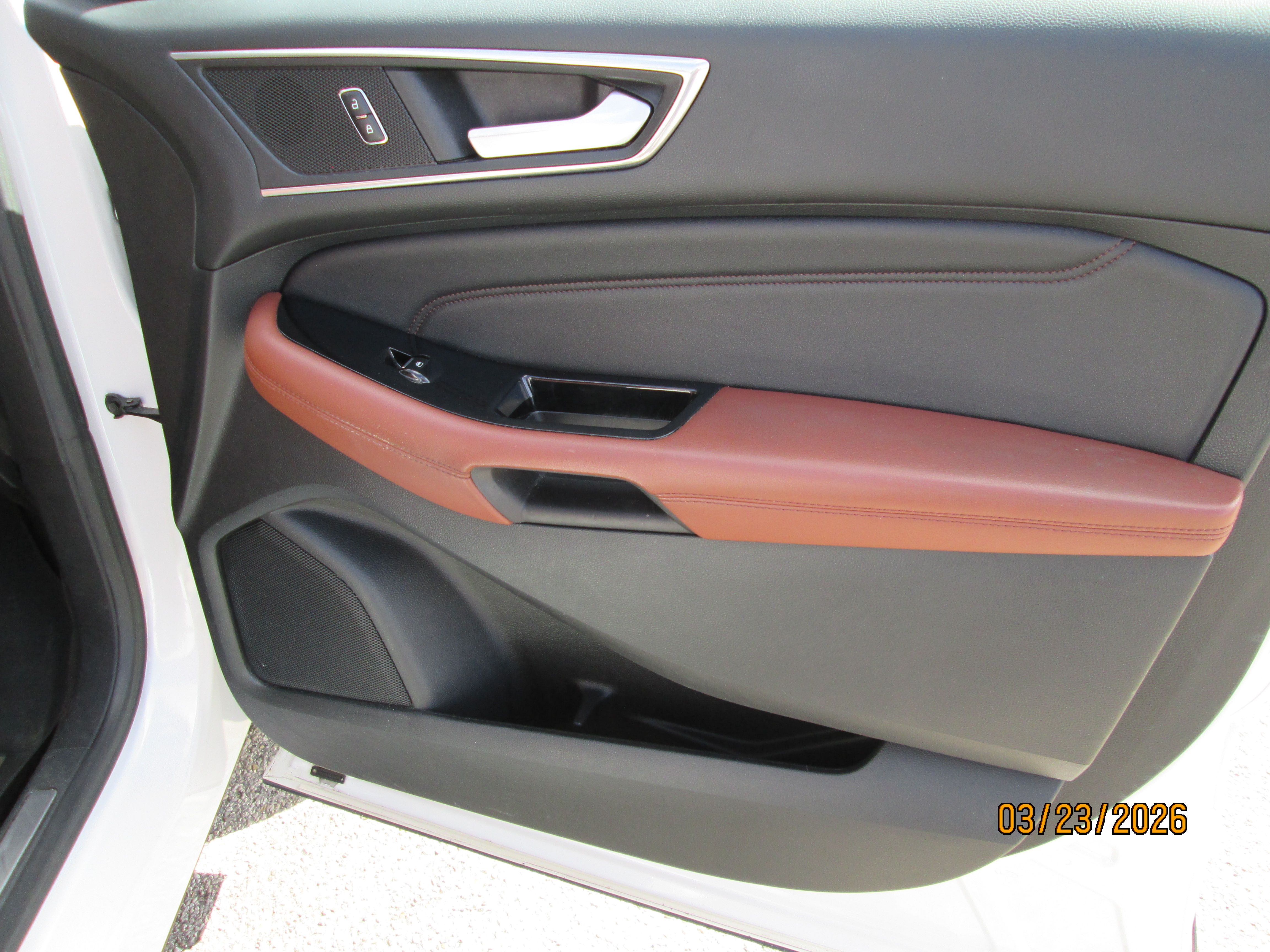 Used 2016 Ford Edge Titanium AWD/4WD image 9