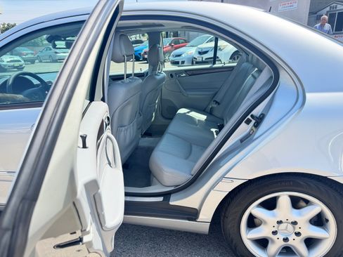 Used 2001 Mercedes-Benz C 320 Sedan image 21