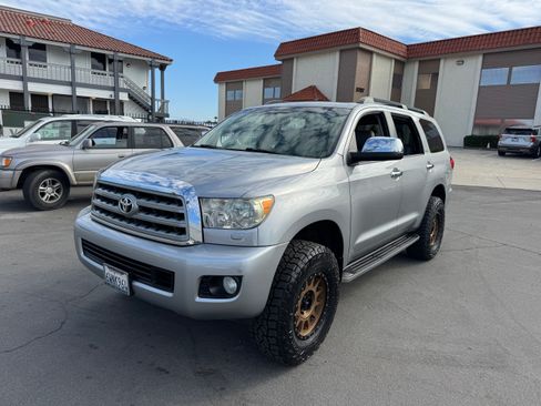 Used 2012 Toyota Sequoia Platinum image 3