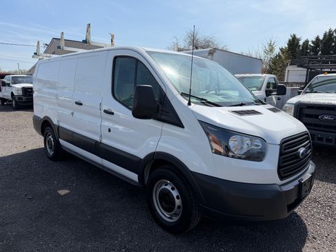 Used 2018 Ford Transit 150 image 6