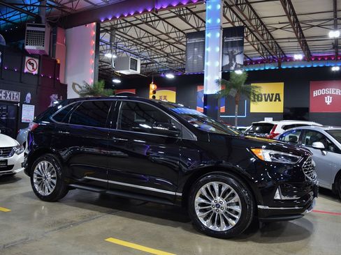 Used 2021 Ford Edge Titanium image 7