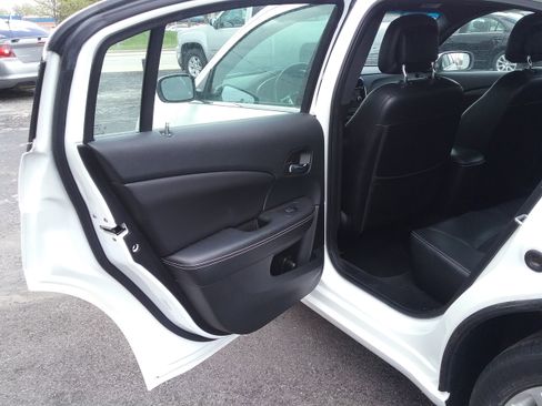 Used 2013 Chrysler 200 Limited image 30