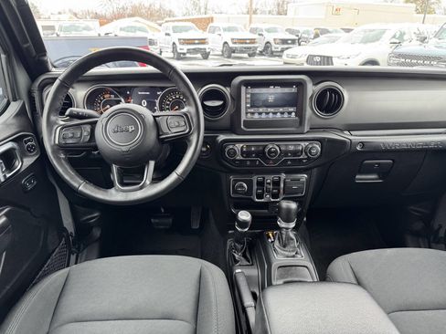 Used 2022 Jeep Wrangler Unlimited Willys image 8