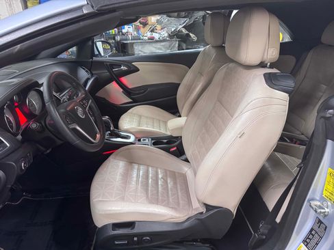 Used 2016 Buick Cascada Premium image 4