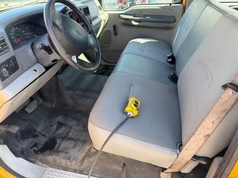 Used 2001 Ford F350 2WD Crew Cab DRW Super Duty image 13