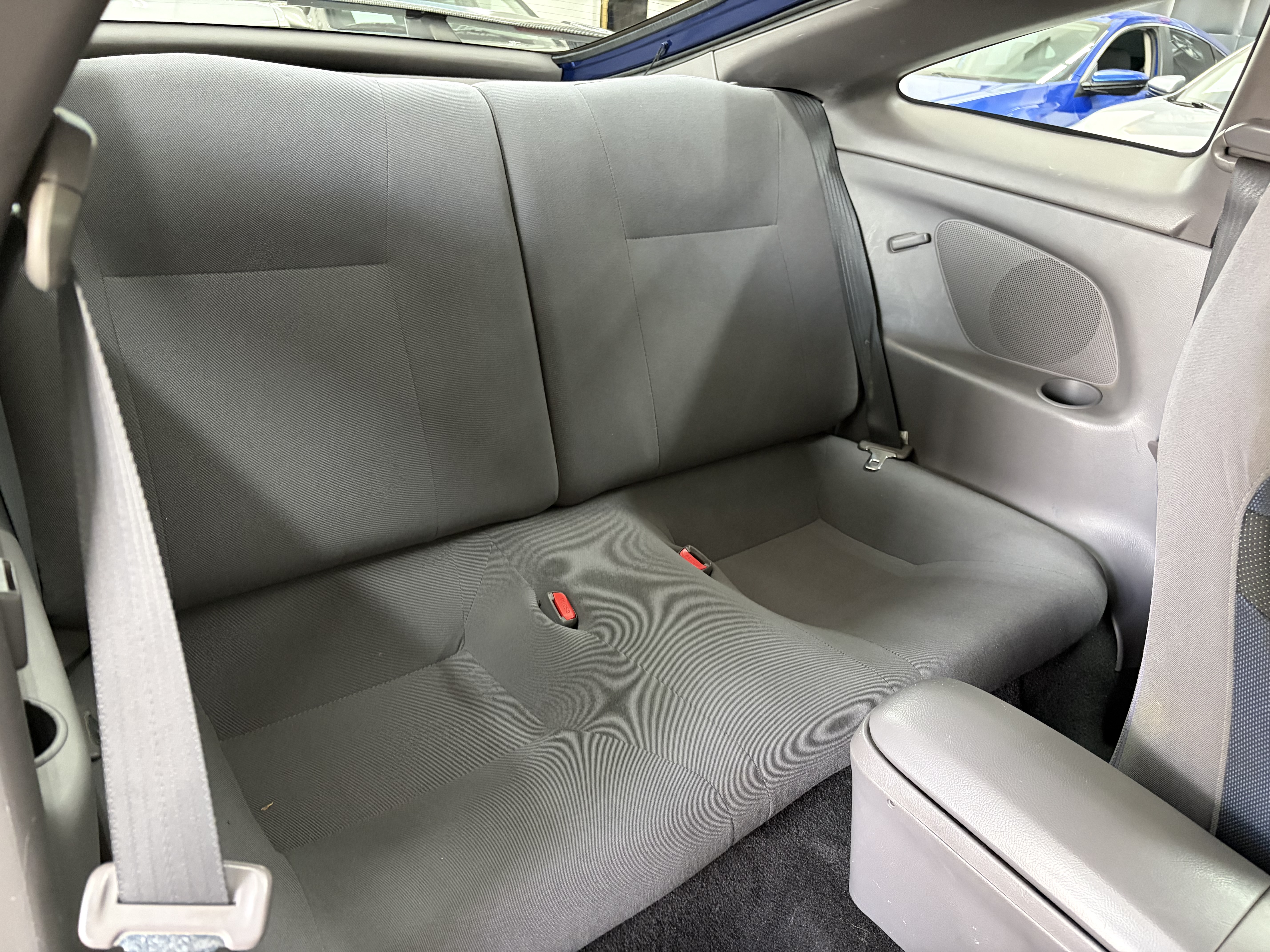 Used 2000 Toyota Celica GT FWD image 18