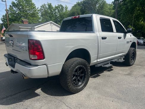 Used 2014 RAM 1500 4x4 Crew Cab ST image 5