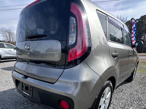 Used 2018 Kia Soul image 8