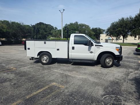 Used 2012 Ford F250 2WD Regular Cab Super Duty image 4
