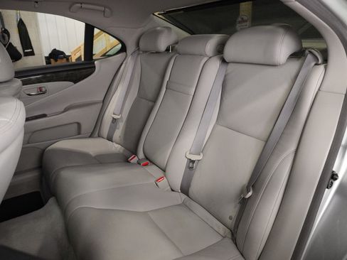 Used 2011 Lexus LS 460 Luxury RWD image 22