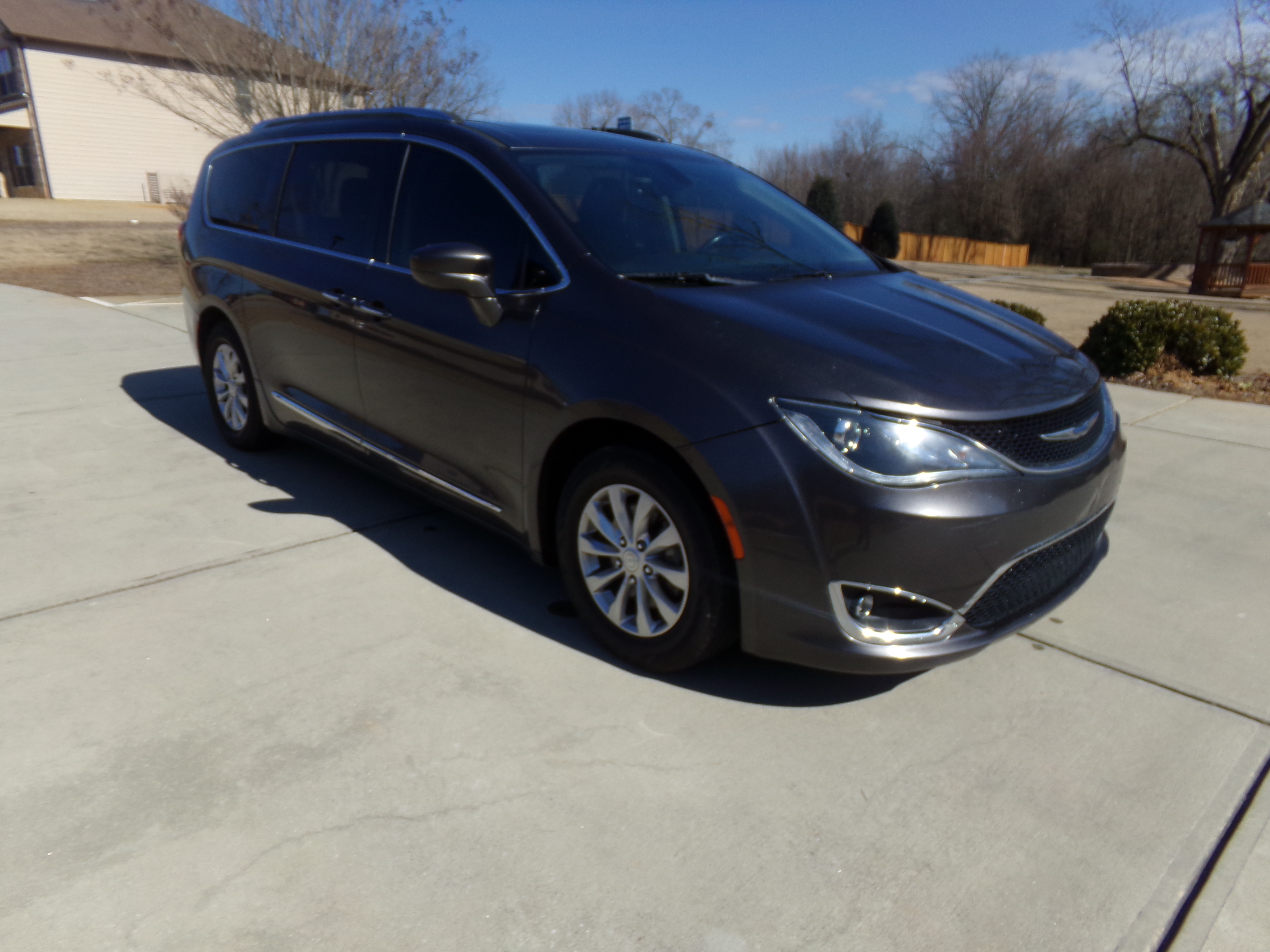 Used 2018 Chrysler Pacifica Touring-L Plus FWD image 7