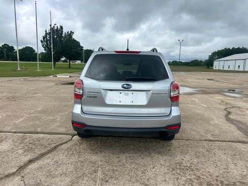 Used 2015 Subaru Forester 2.5i Premium AWD/4WD image 6
