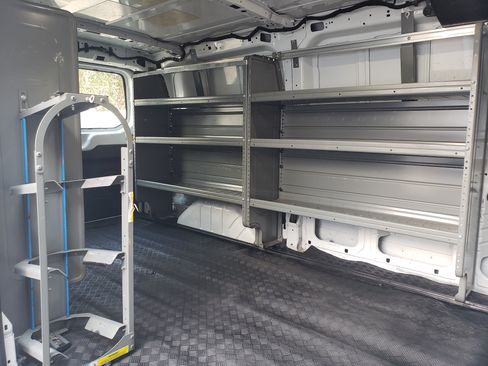 Used 2021 Ford Transit 250 image 9