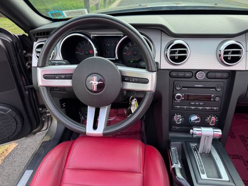 Used 2005 Ford Mustang Premium image 15