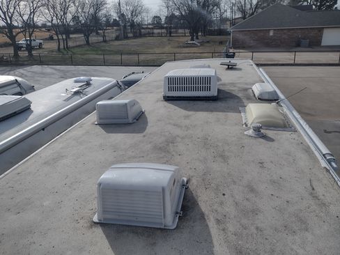 Used 2011 Ford E-450 and Econoline 450 image 76