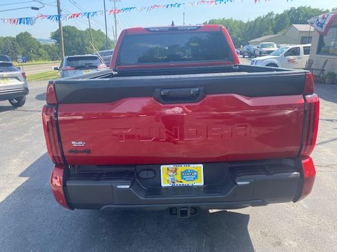 Used 2022 Toyota Tundra 4x4 CrewMax SR5 image 7