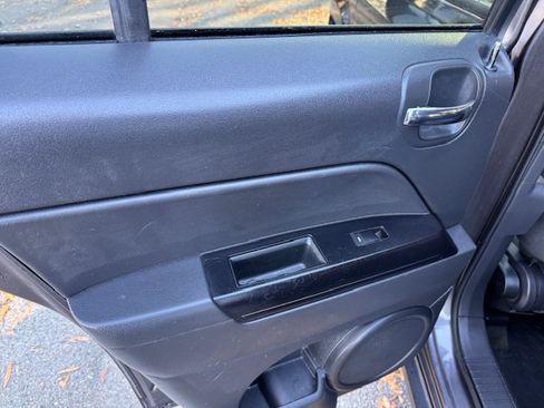 Used 2016 Jeep Patriot Latitude image 10